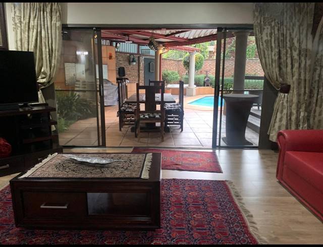6 BEDROOM HOUSE FOR SALE IN VANDERBIJLPARK SE 2